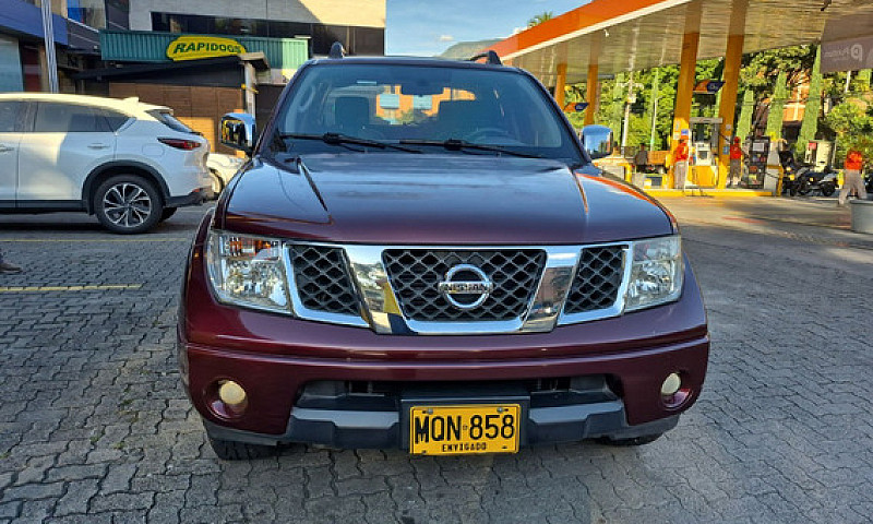Nissan Navara 2.5 Le...