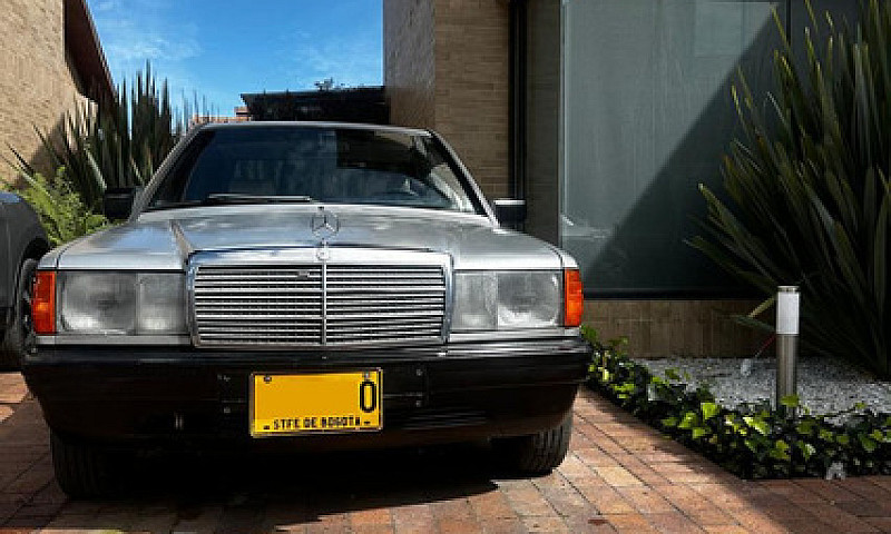 Mercedes-Benz 190 E ...
