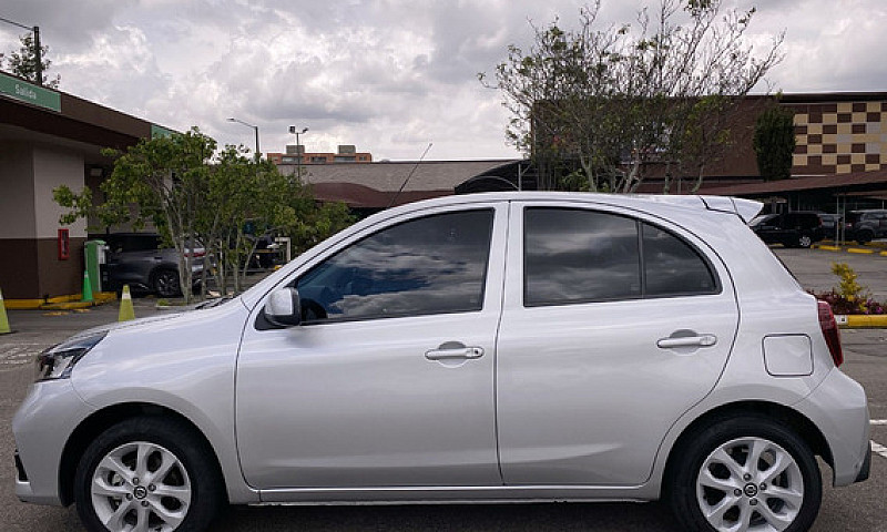 Nissan March 1.6 Sen...