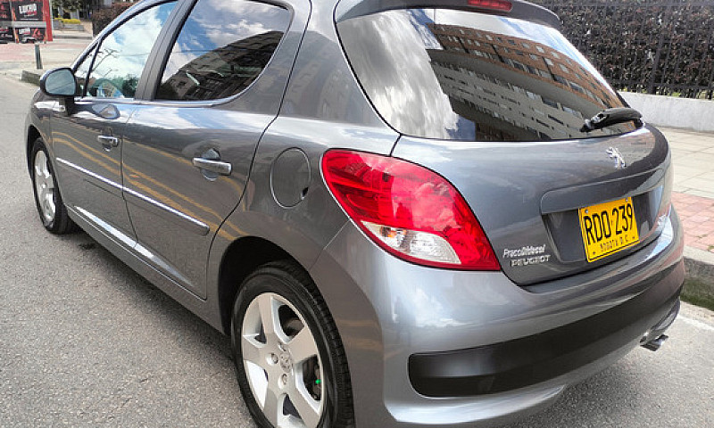 Peugeot 207 1.6 Prem...
