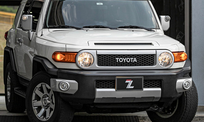 Toyota Fj Cruiser 4....