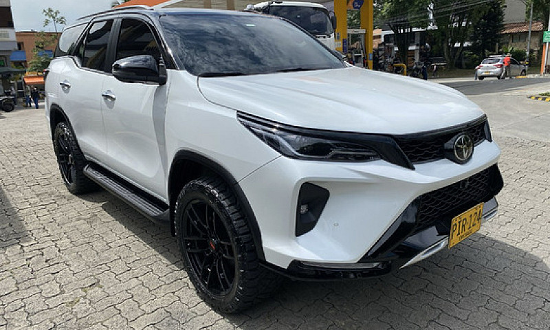 Toyota Fortuner 2.8 ...
