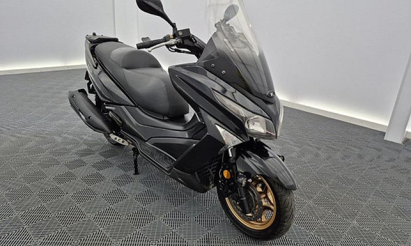 Kymco X-Town 300...