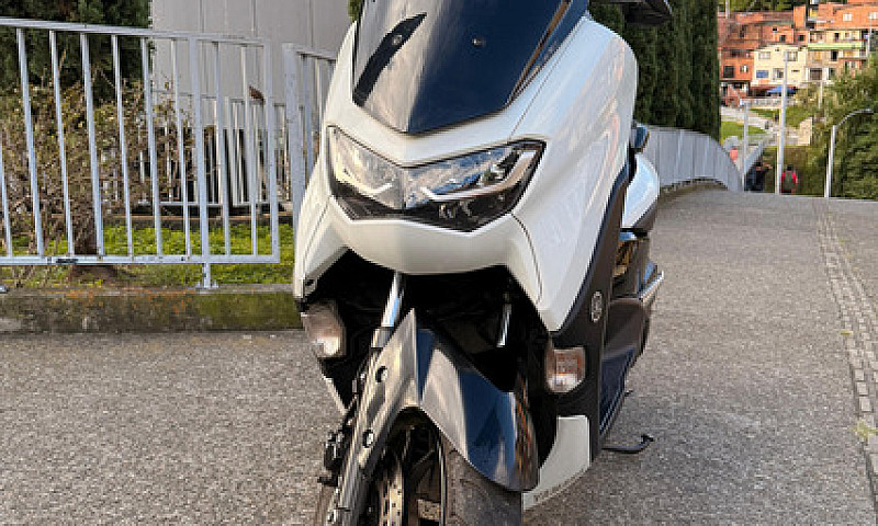 Yamaha N-Max Connect...