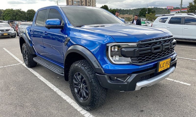 Ford Ranger Raptor 3...
