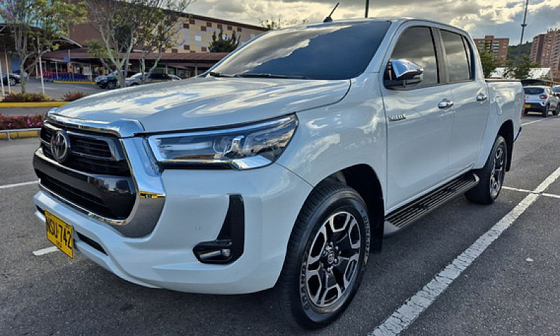 Toyota Hilux 2.8 Srx...