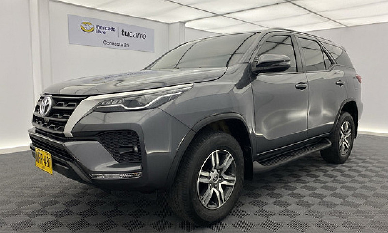 Toyota Fortuner 2.8L...