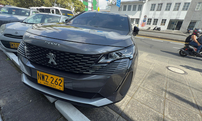 Peugeot 5008 1.6 All...