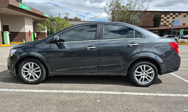 Chevrolet Sonic 1.6 ...