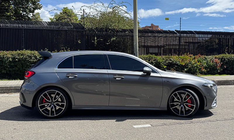 Mercedes-Benz Amg 2....