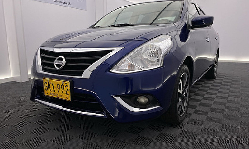 Nissan Versa 1.6 Adv...