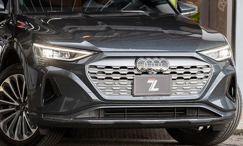 Audi Q8 E-Tron...