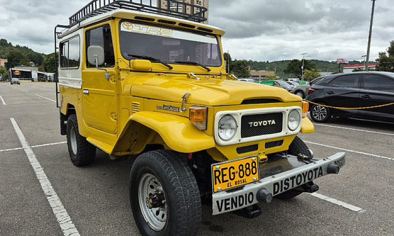 Toyota Land Crusier ...