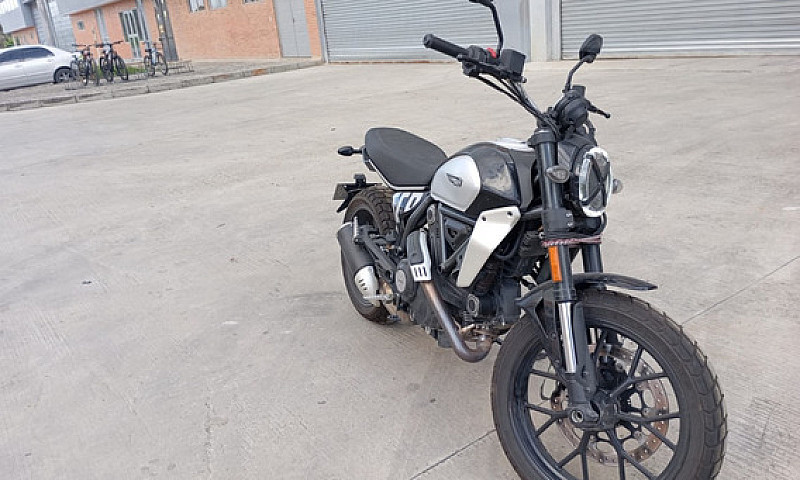 Ducati Scrambler Ico...