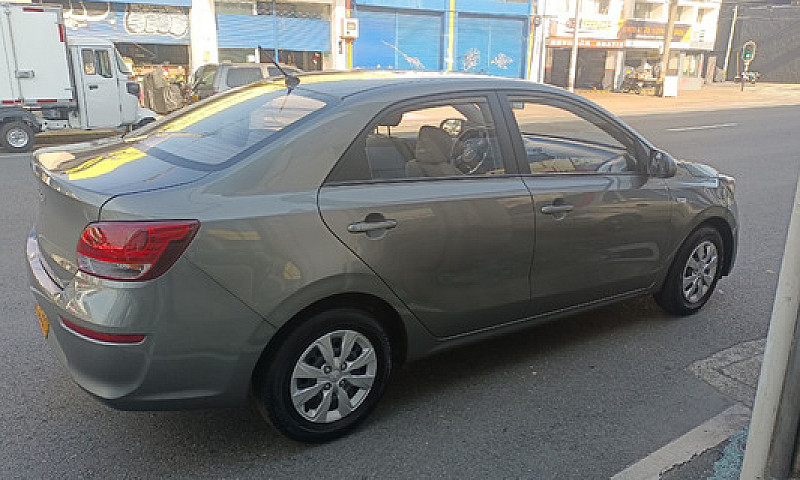 Kia Soluto 1.4L Lx 5...