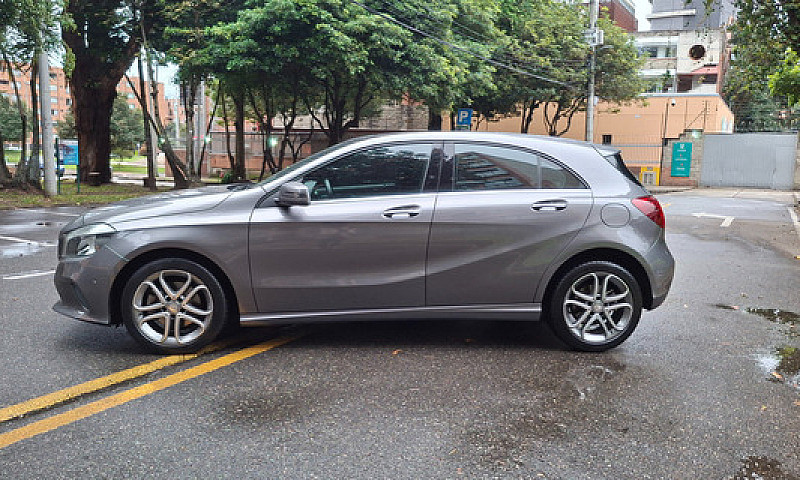 Mercedes-Benz Clase ...