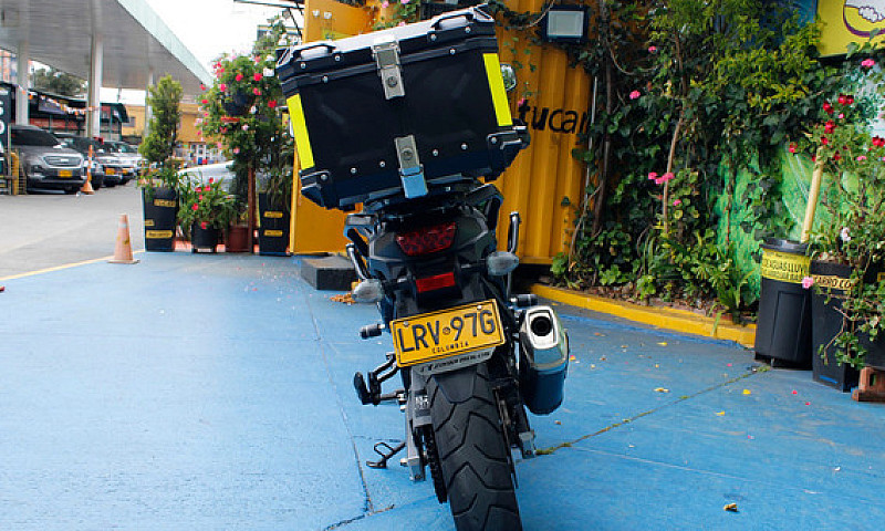 Suzuki V-Strom Dl650...