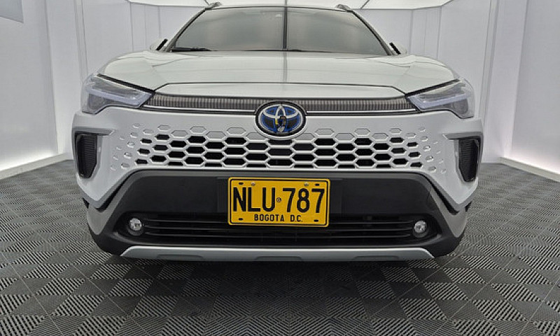 Toyota Corolla Cross...