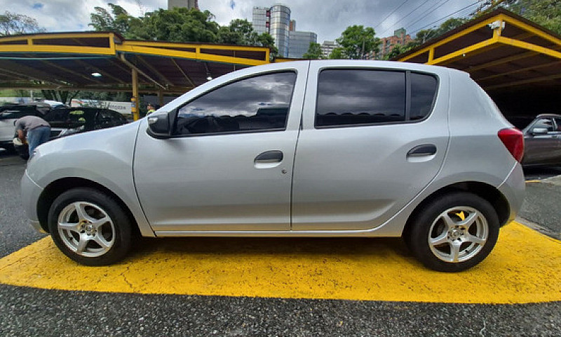 Renault Sandero 1.6 ...