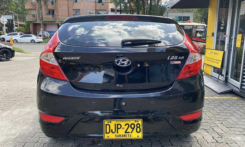 Hyundai Accent 1.6 G...