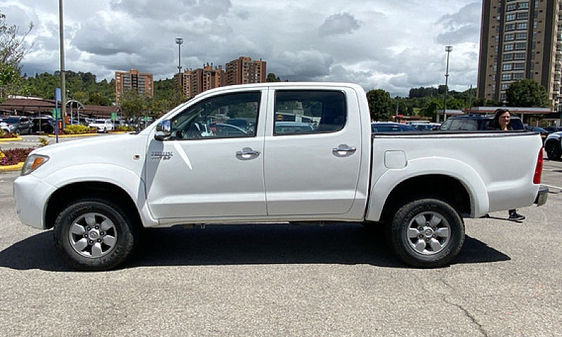Toyota Hilux 2.7 4X4...
