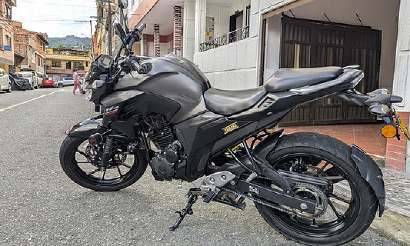 Yamaha Fz 250...
