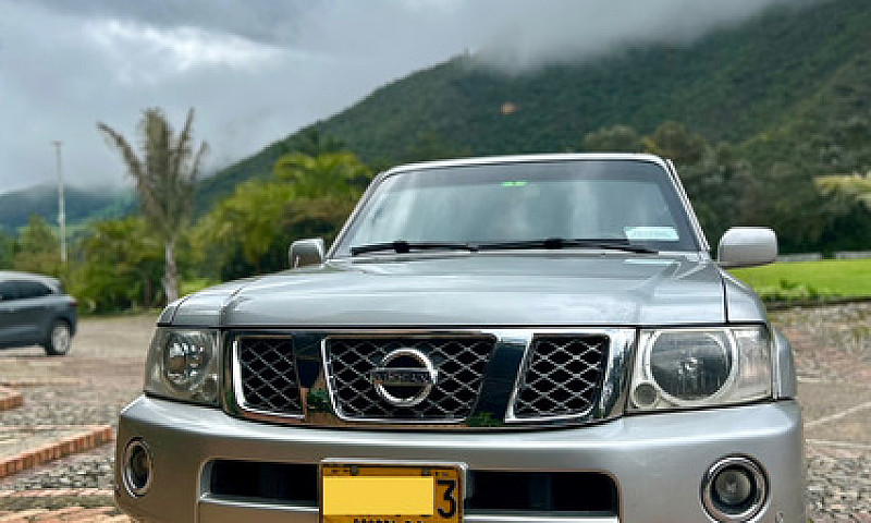 Nissan Patrol 4.8 Y6...