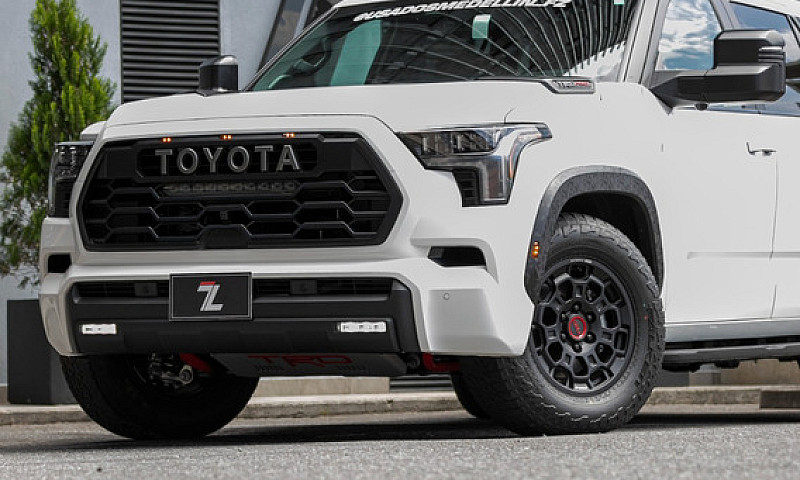 Toyota Sequoia Trd 3...