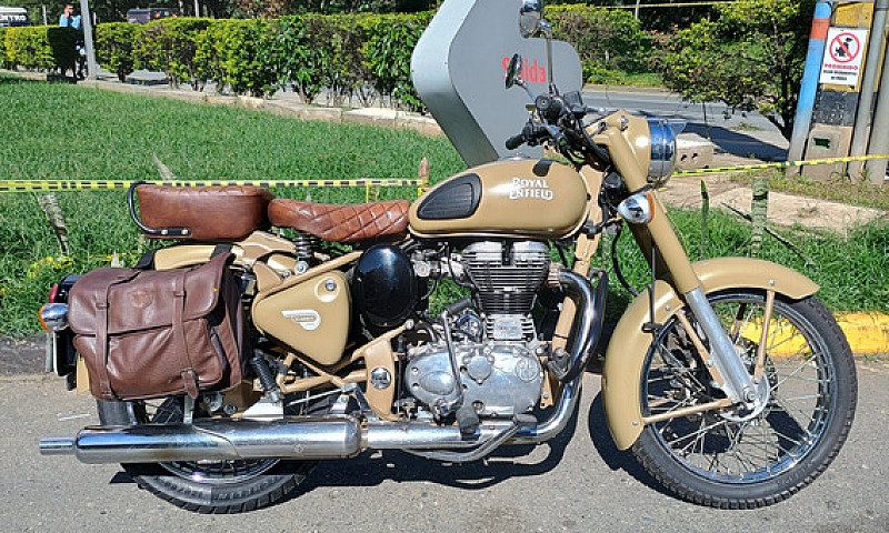 Royal Enfield Classi...