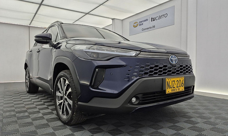 Toyota Corolla Cross...