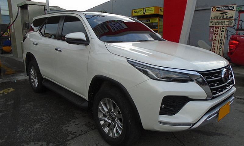 Toyota Fortuner 2.4 ...
