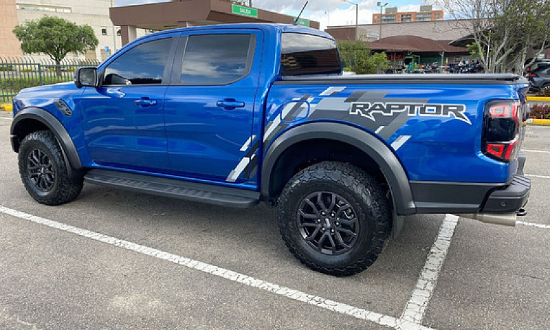 Ford Ranger Raptor 3...