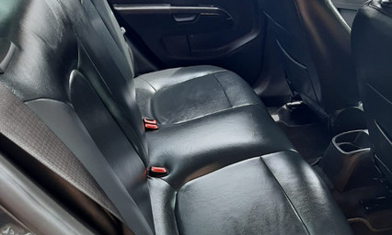 Chevrolet Sonic 1.6 ...