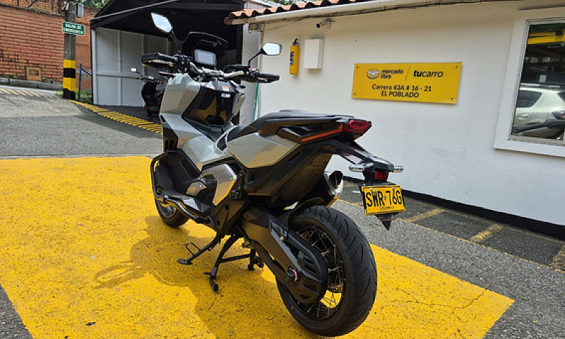 Honda Adv750P 2023...