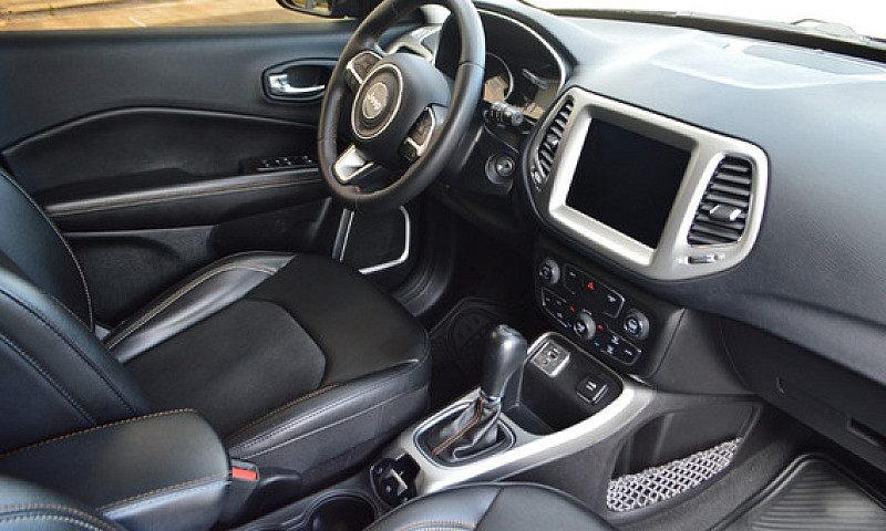 Jeep Compass 2.4 4X2...
