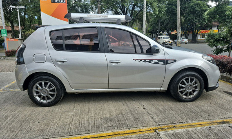Renault Sandero 1.6 ...