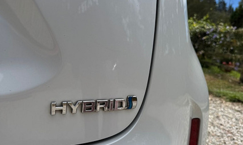 Toyota Yaris Cross 1...