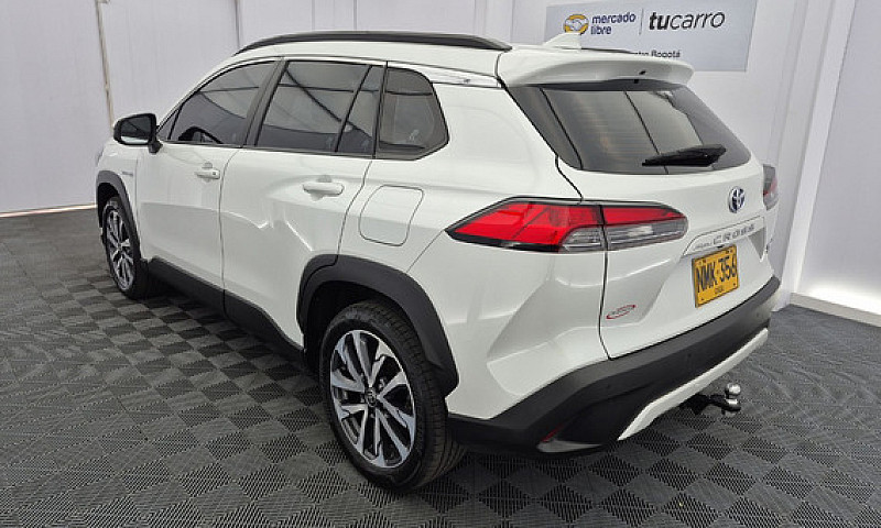 Toyota Corolla Cross...