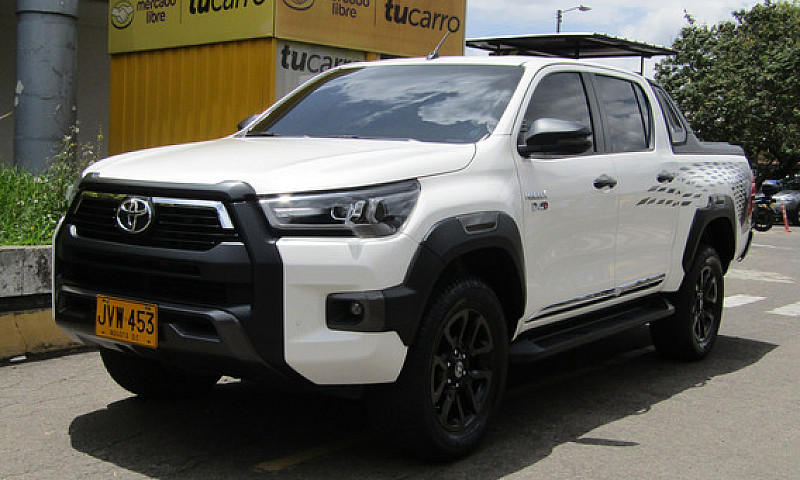 Toyota Hilux 2.8 Adv...