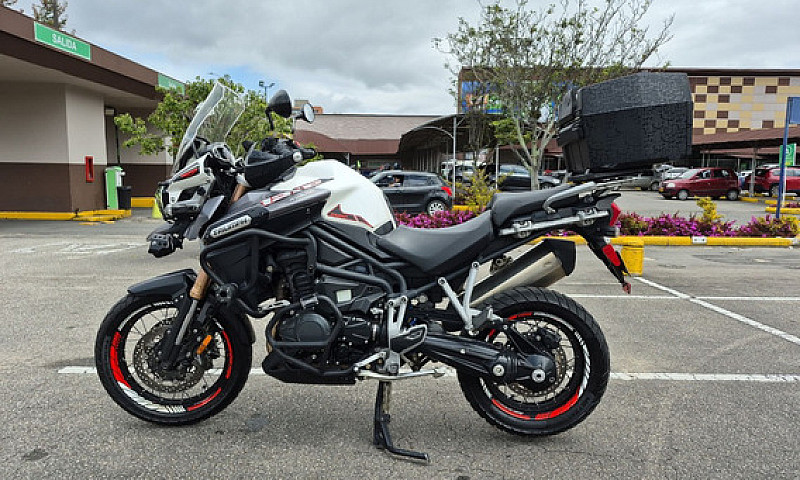 Triumph Tiger Explor...