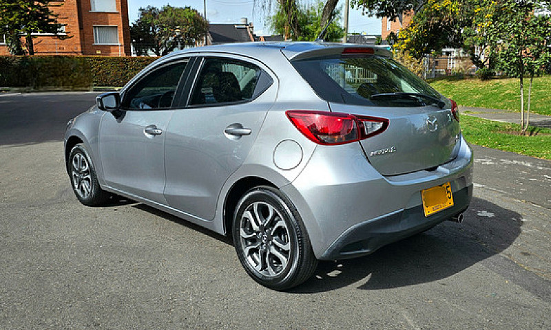 Mazda 2 Grand Tourin...