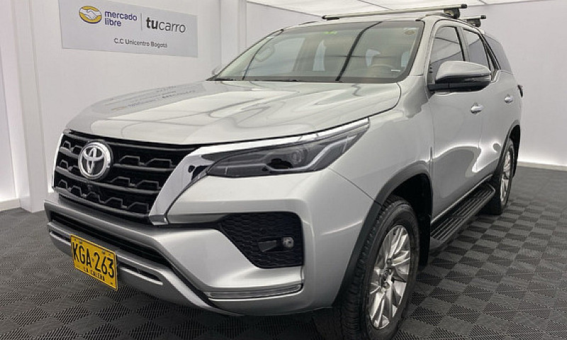 Toyota Fortuner ...