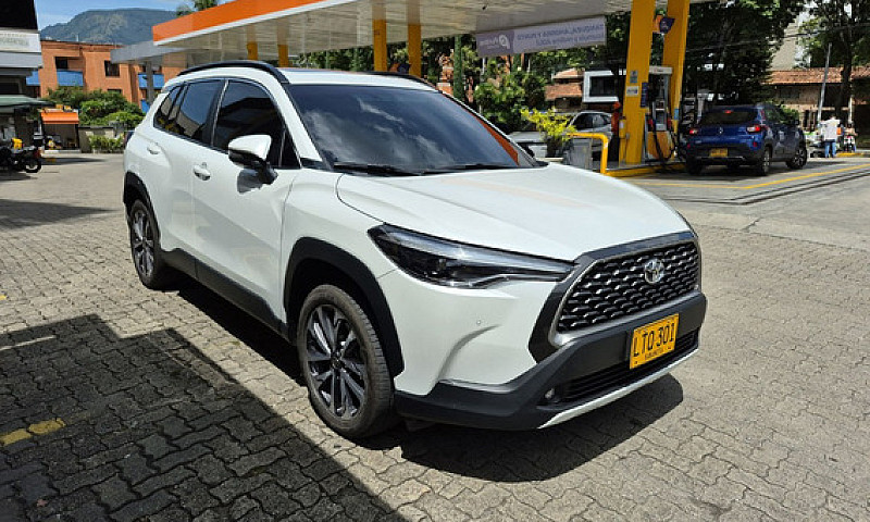 Toyota Corolla Cross...