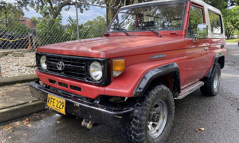 Toyota Land Cruiser ...
