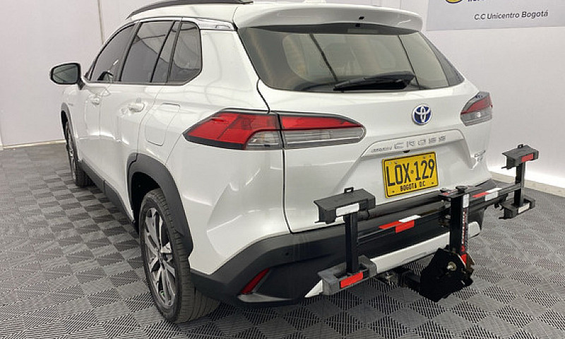 Toyota Corolla Cross...