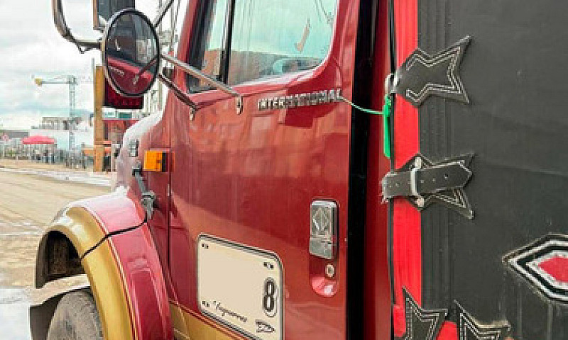 International 4700 C...