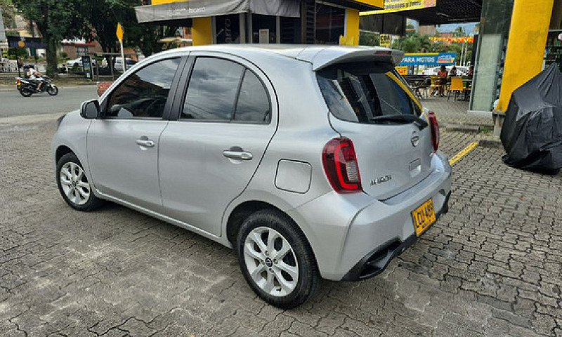 Nissan March 1.6 Adv...