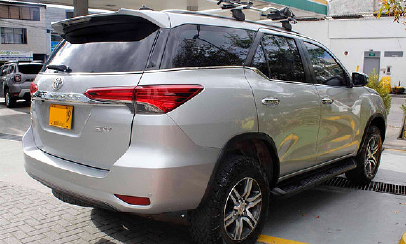 Toyota Fortuner Srv ...