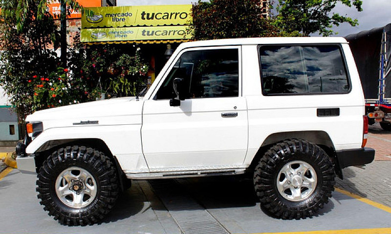 Toyota Land Cruiser ...