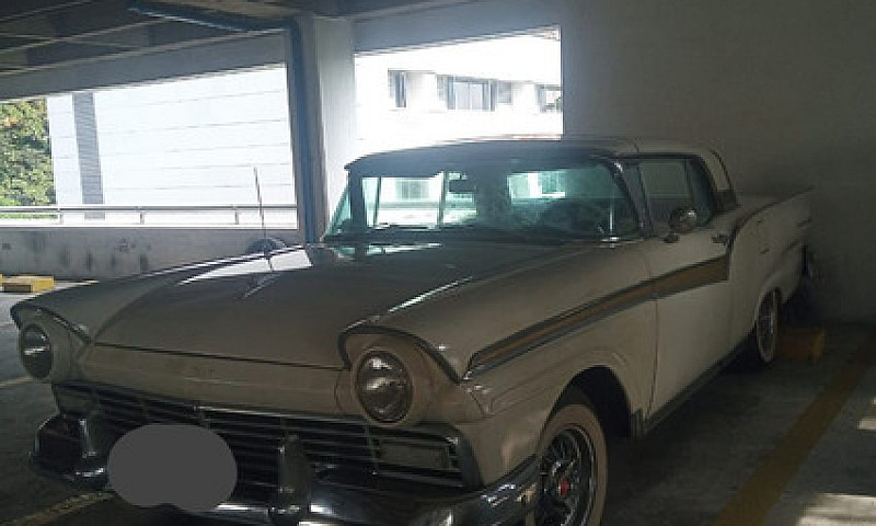 Ford 57 Fairlane 500...